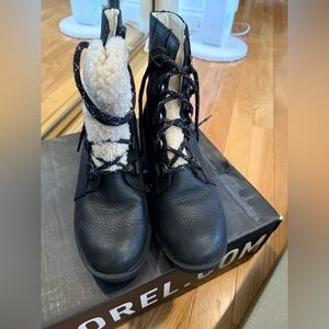Sorel Black Leather Boots with Cream Shearling